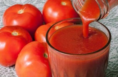 Неймовірно смачний домашній томатний сік на зиму. Один з кращих рецептів.