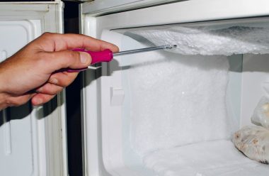 Що робити, щоб в морозильній камері не утворювався лід. Прості та дієві поради