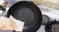 Яке покриття для сковороди краще вибрати, щоб не пригорало і не стиралось