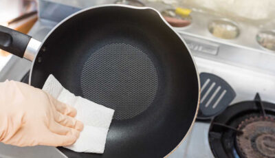 Яке покриття для сковороди краще вибрати, щоб не пригорало і не стиралось