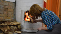 Що слід зробити, щоб дрова горіли у два рази довше і давали більше тепла. Господарям на замітку