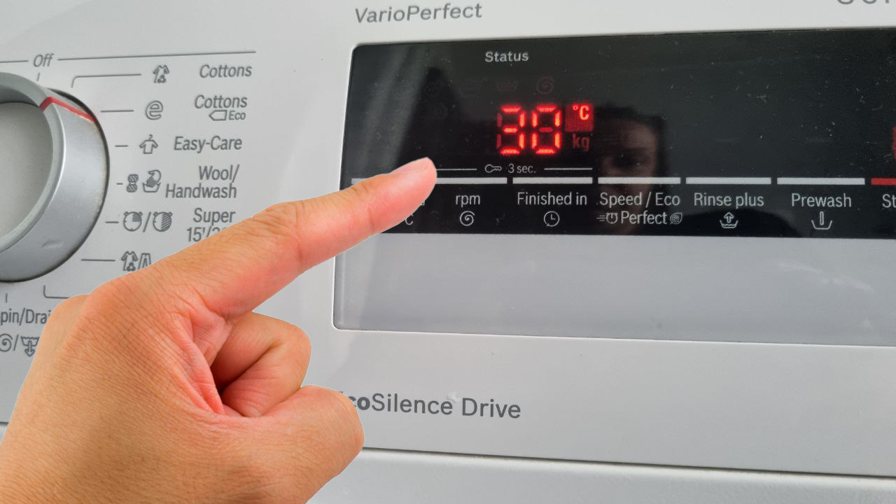 Чому не можна прати речі в гарячій воді, та яку температуру виставляти на машинці