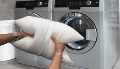Як прати пір’яні подушки в пральній машинці в пральній машинці, щоб не розлізлися