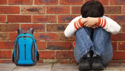 Що робити, якщо дитина не хоче йти в школу? Психологи дали поради для батьків