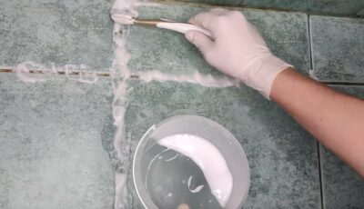 5 засобів, яки швидко відмиють шви між плиткою у ванній кімнаті
