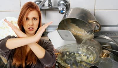 Брудний посуд ніколи не можна залишати на ніч. 5 головних причин
