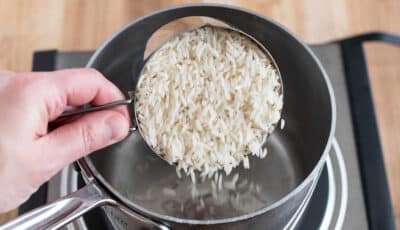 Що потрібно зробити під час приготування рису, щоб він був розсипчастим